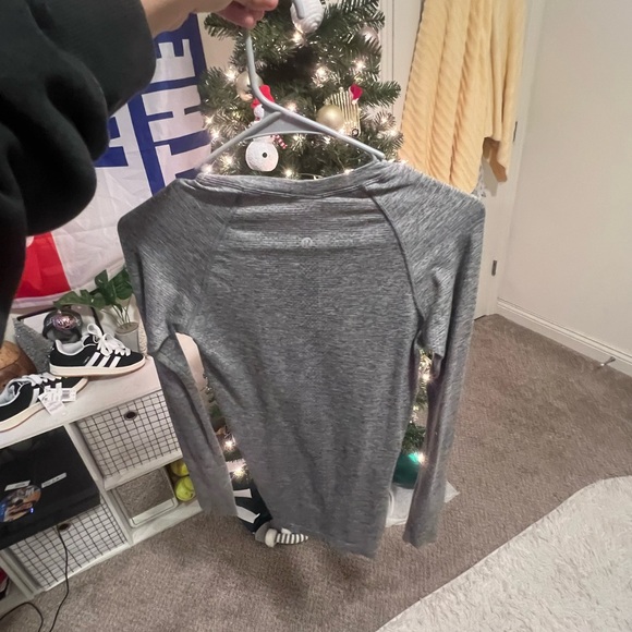 Lulu tech, don’t wear lulu anymore :) - Picture 5 of 5